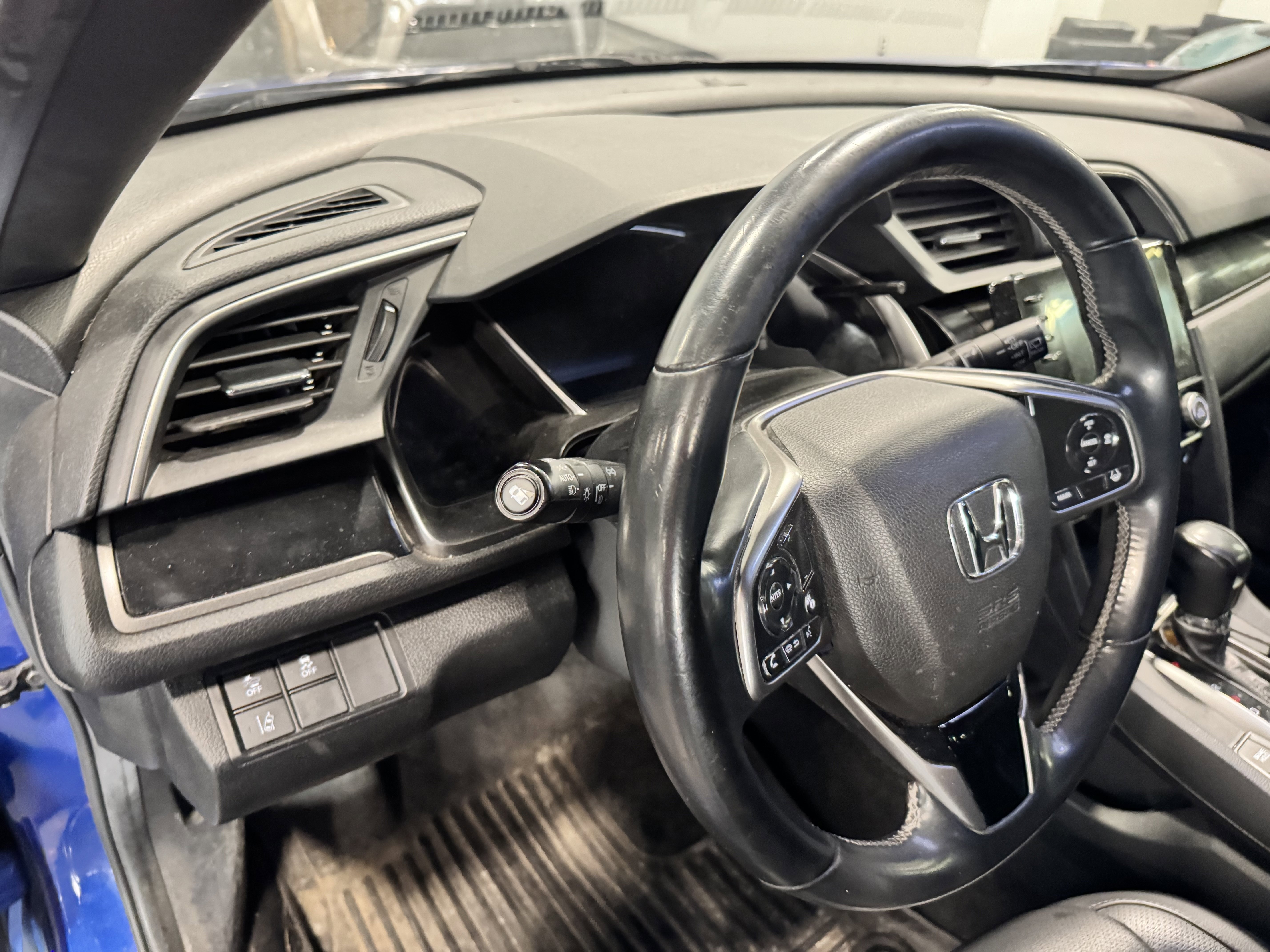 Used 2020 Honda Civic EX-L image 10