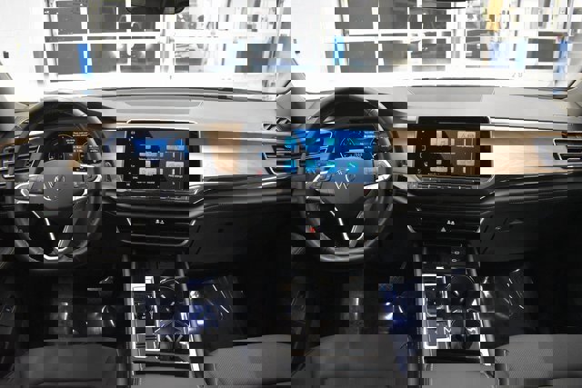 Used 2025 Volkswagen Atlas SE image 5