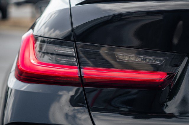 Used 2021 BMW M3 RWD image 11
