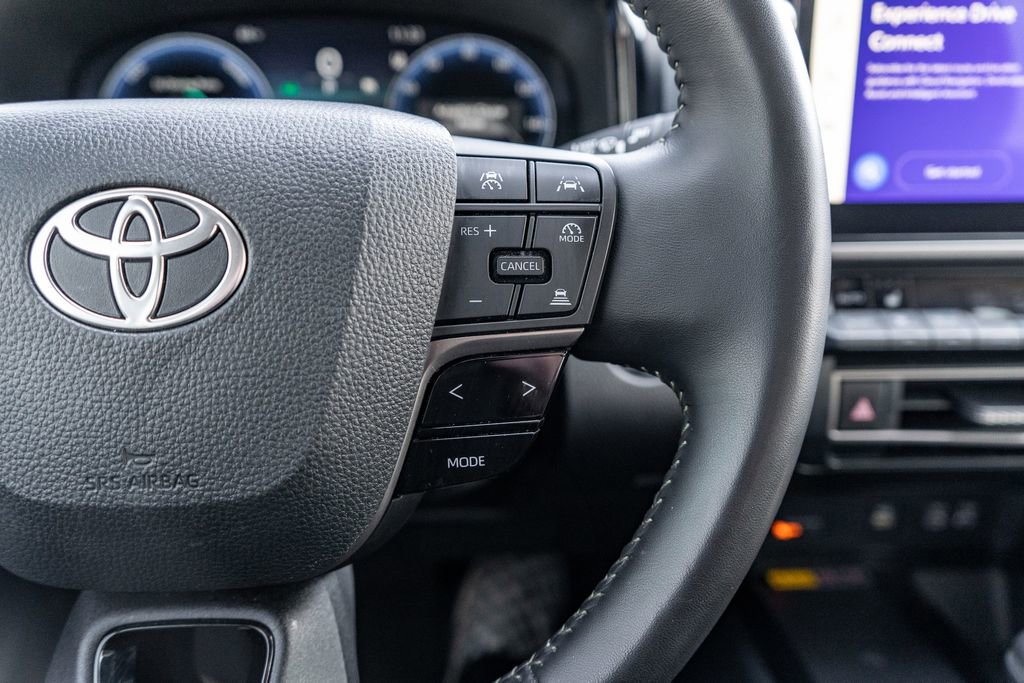 Used 2025 Toyota Camry XLE image 22