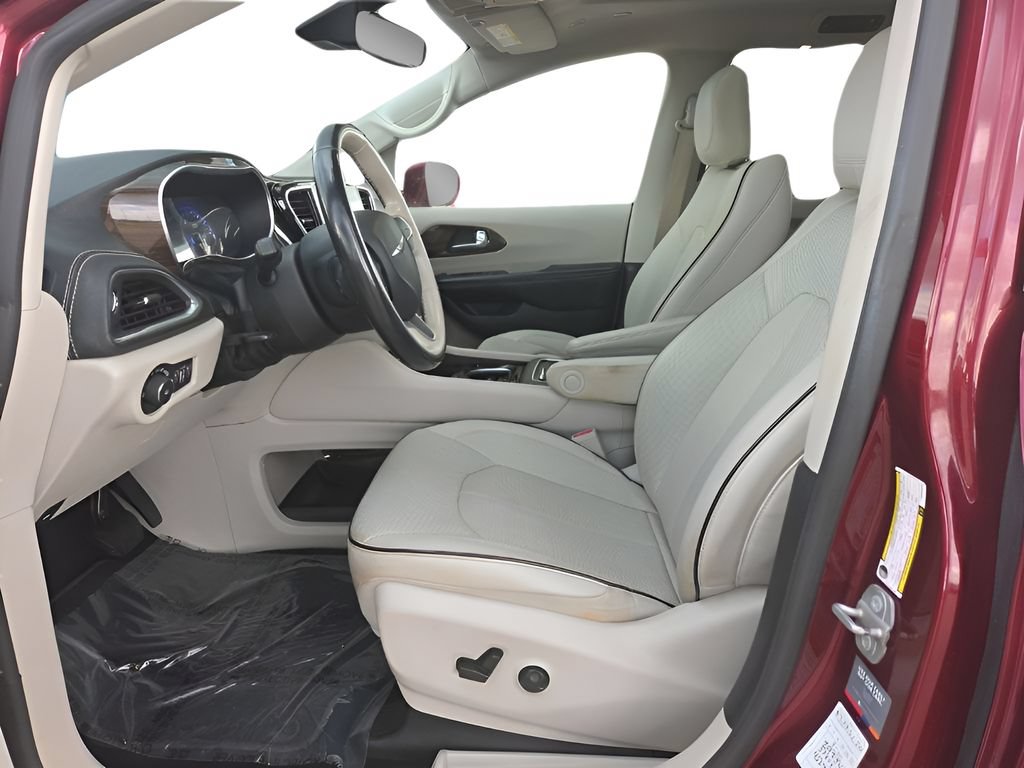 Used 2021 Chrysler Pacifica Limited w/ Premium & Safety Sphere Group AWD/4WD image 9