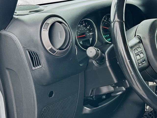 Used 2018 Jeep Wrangler Unlimited Sport w/ Connectivity Group AWD/4WD image 14