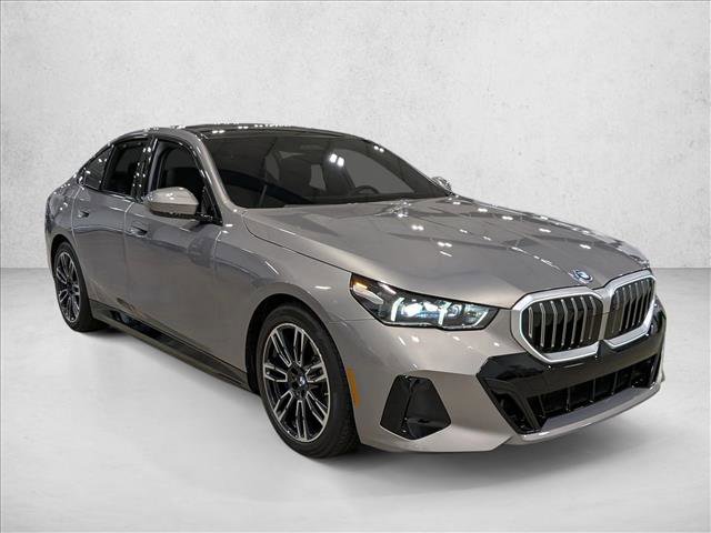 Used 2026 BMW 550e xDrive w/ Executive Package image 3