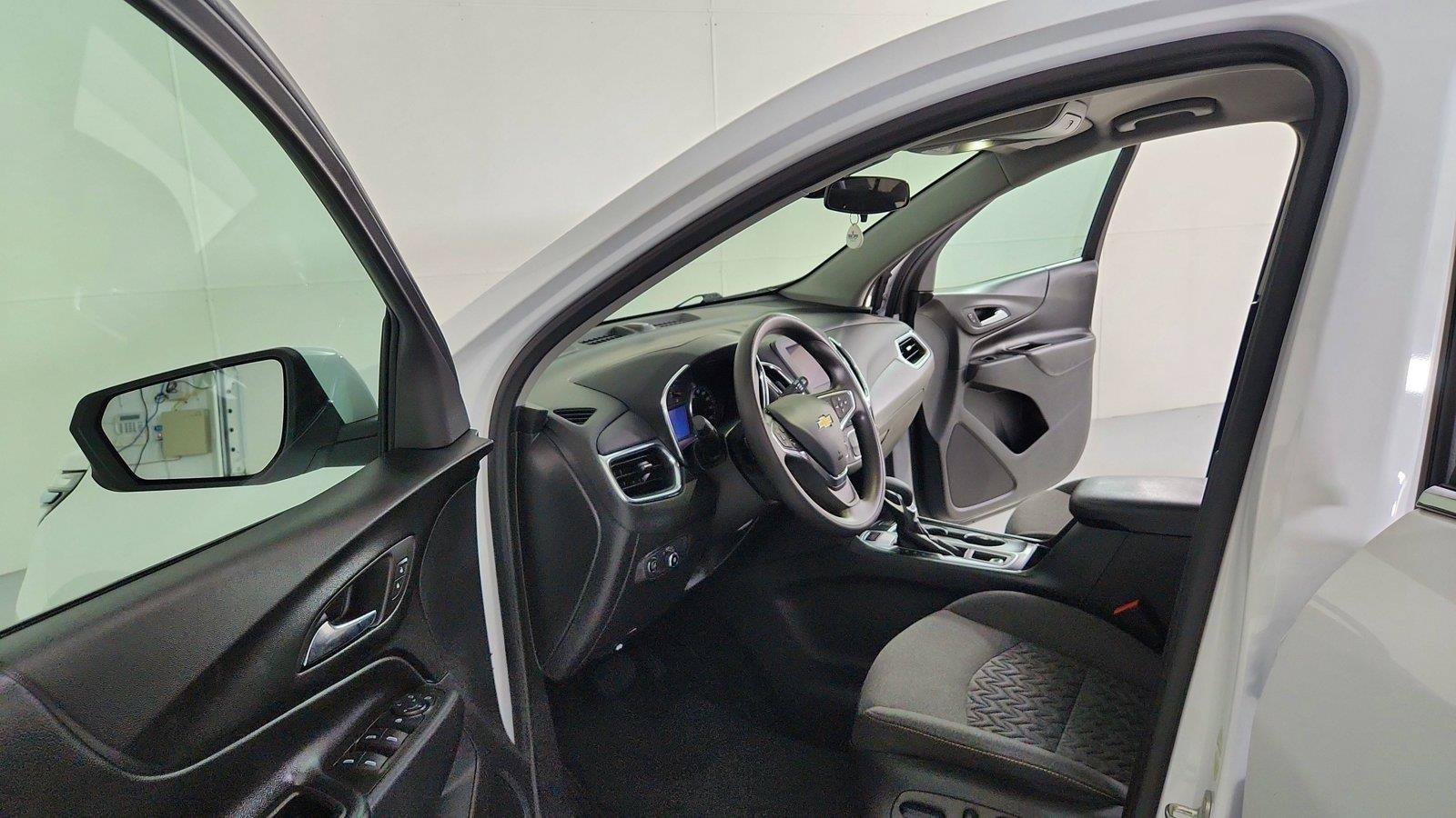 Used 2023 Chevrolet Equinox LT AWD/4WD image 16