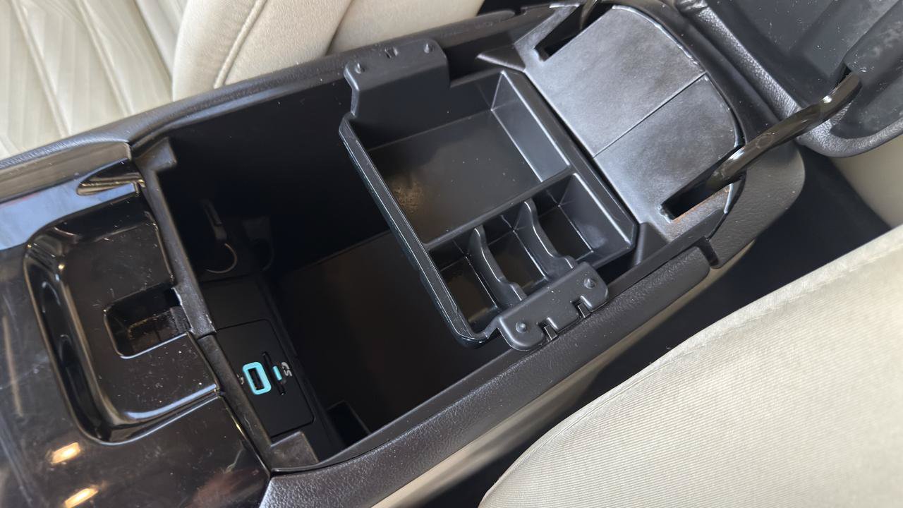 Used 2016 Ford Fusion SE FWD image 27