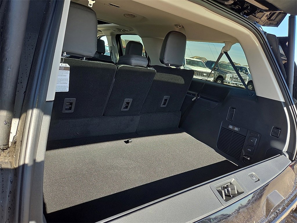 New 2025 Ford Expedition Active image 8
