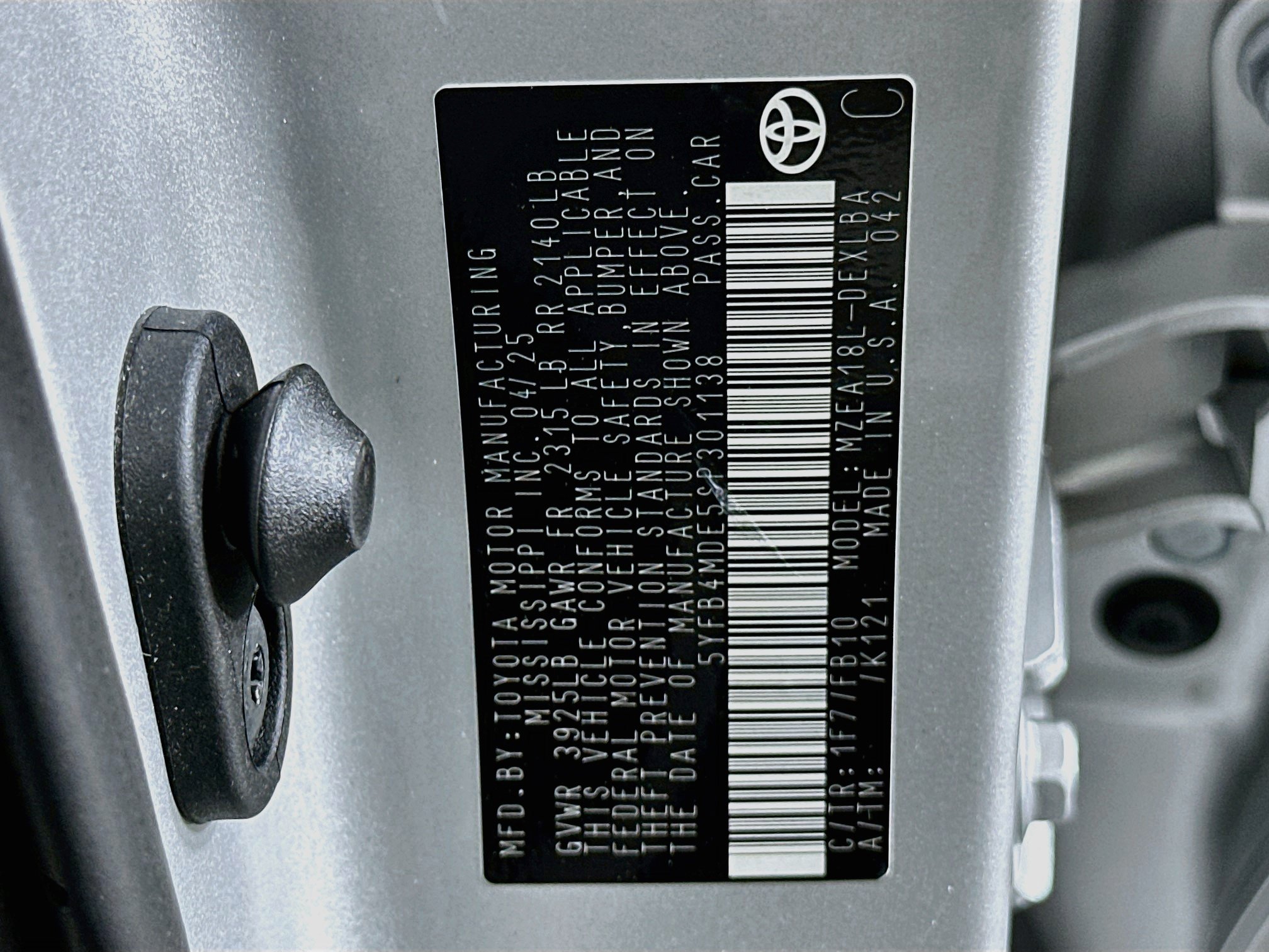 Used 2025 Toyota Corolla LE FWD image 12