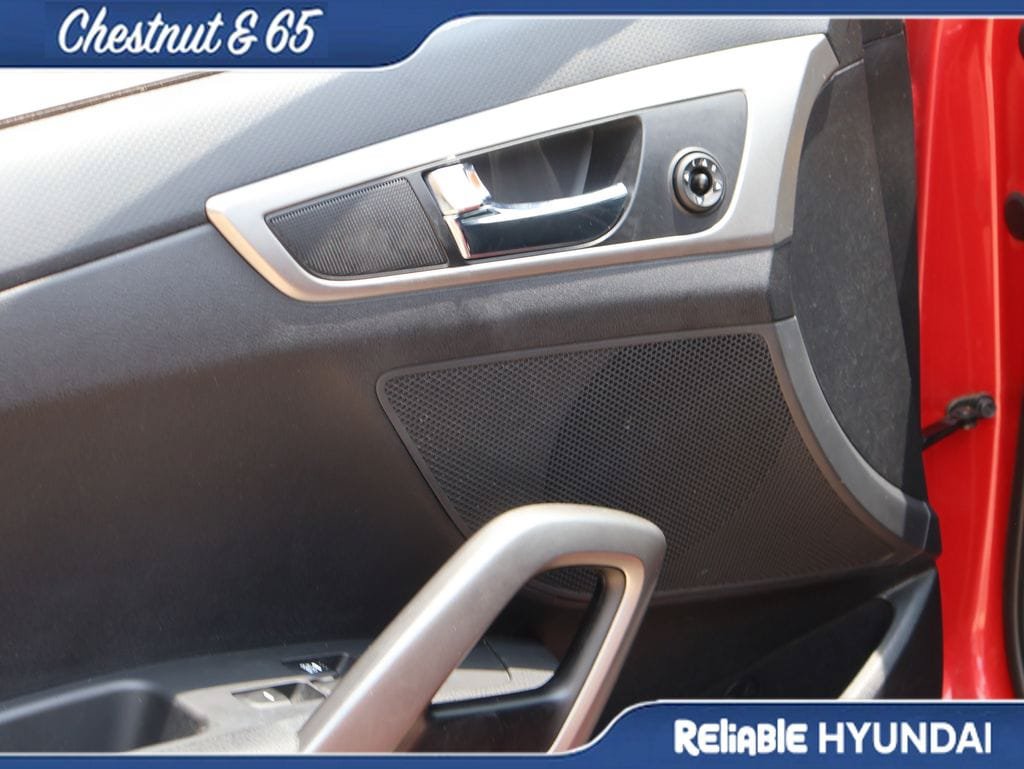 Used 2016 Hyundai Veloster FWD image 19