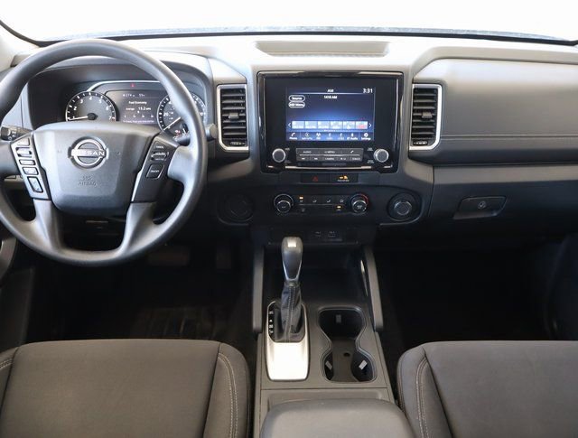 Used 2022 Nissan Frontier SV image 16