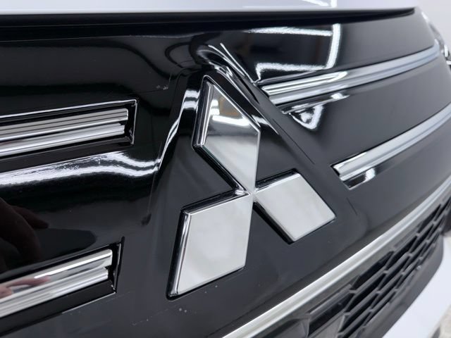 New 2026 Mitsubishi Outlander AWD image 15