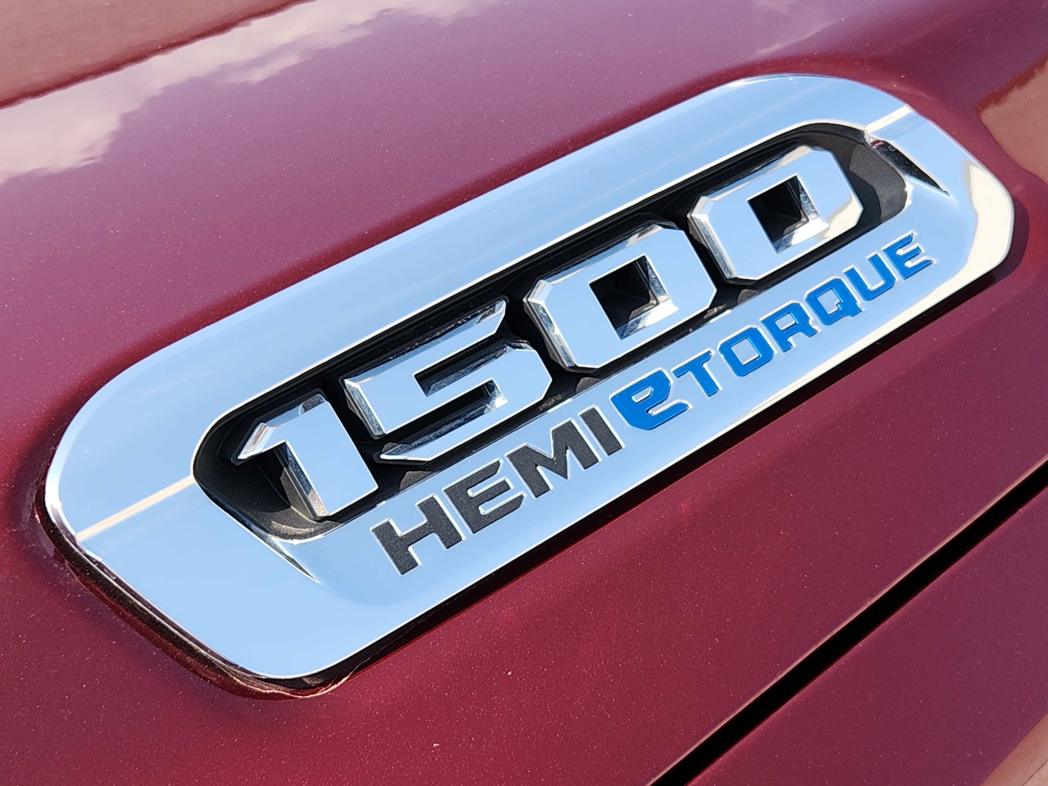 Used 2022 RAM 1500 Laramie AWD/4WD image 12