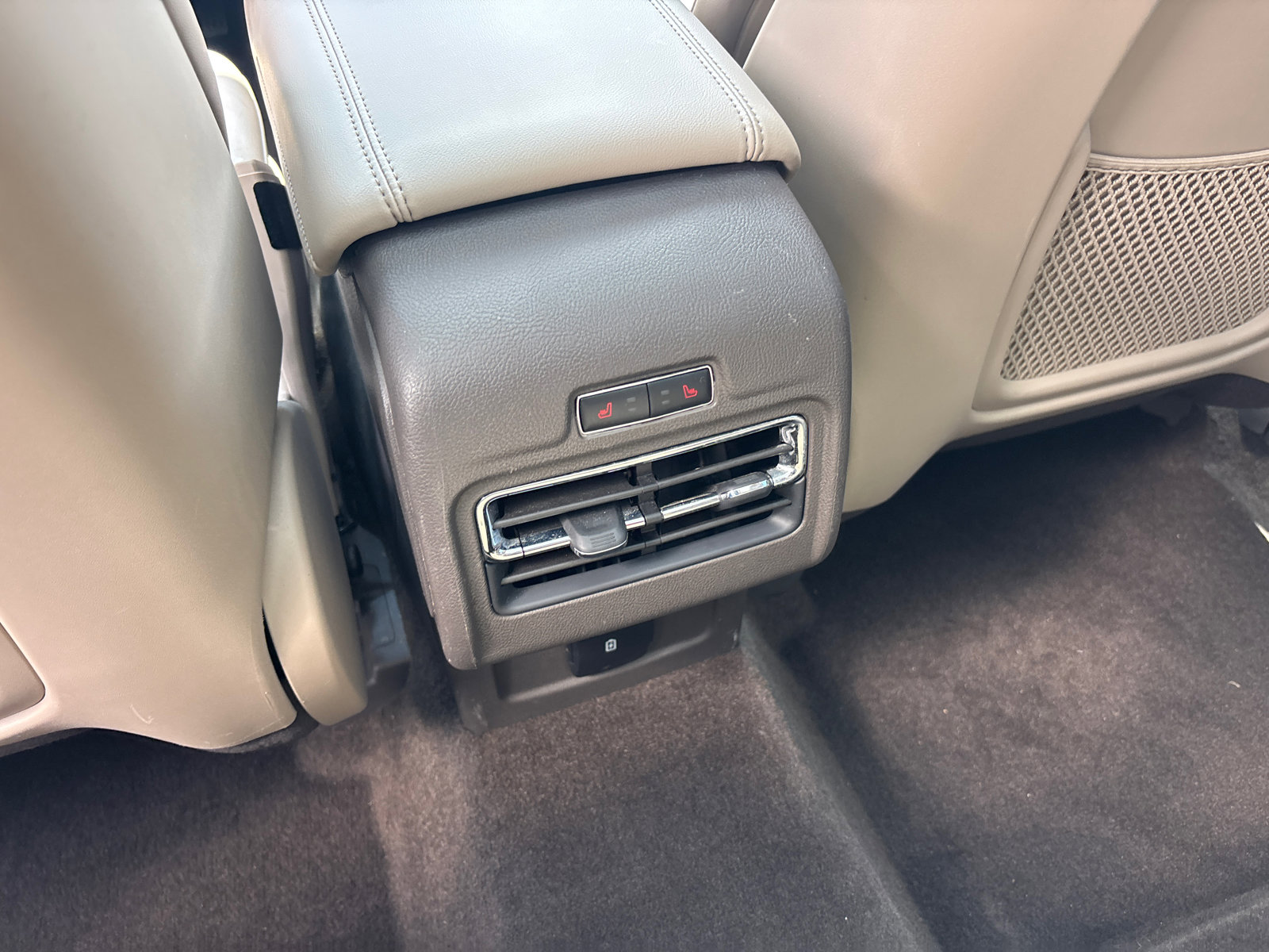 Used 2022 Lincoln Corsair AWD w/ Premium Package image 31