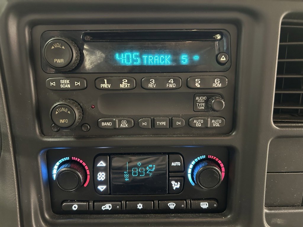 Used 2005 Chevrolet Silverado 2500 LS image 17