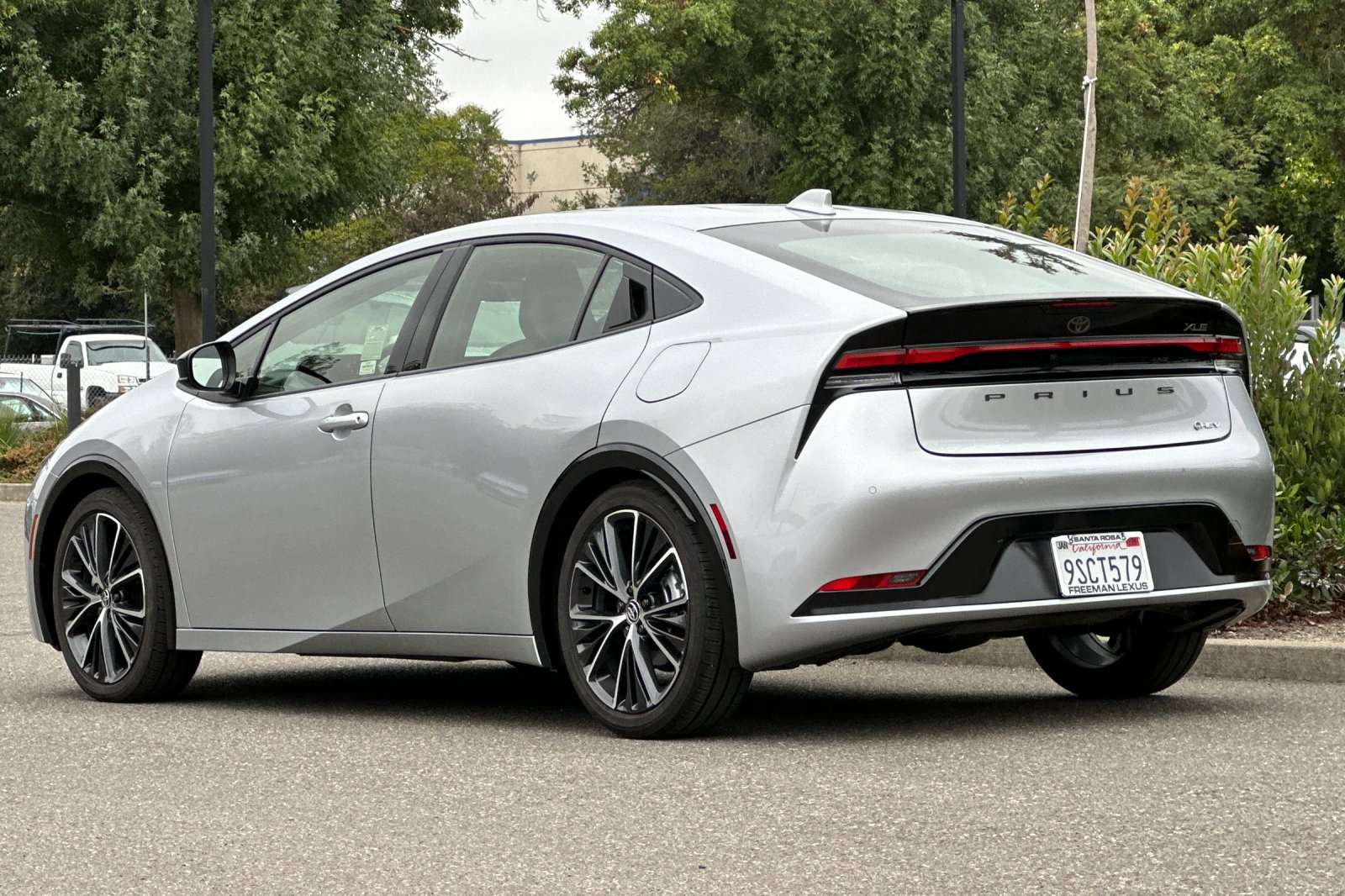 Used 2024 Toyota Prius LE image 6