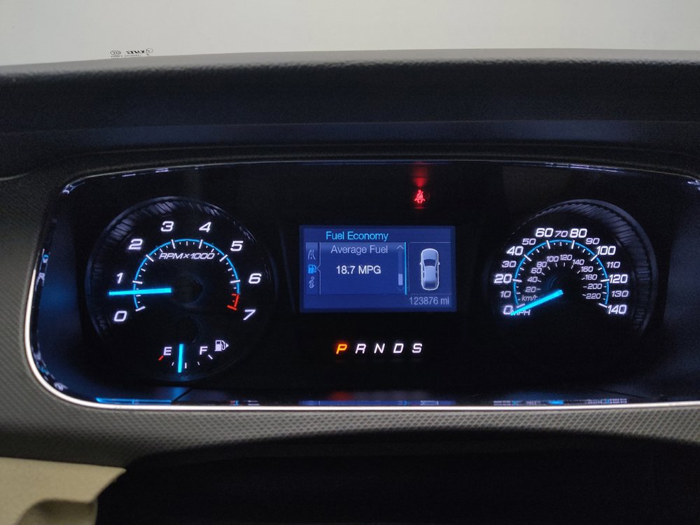 Used 2014 Ford Taurus SE FWD image 23