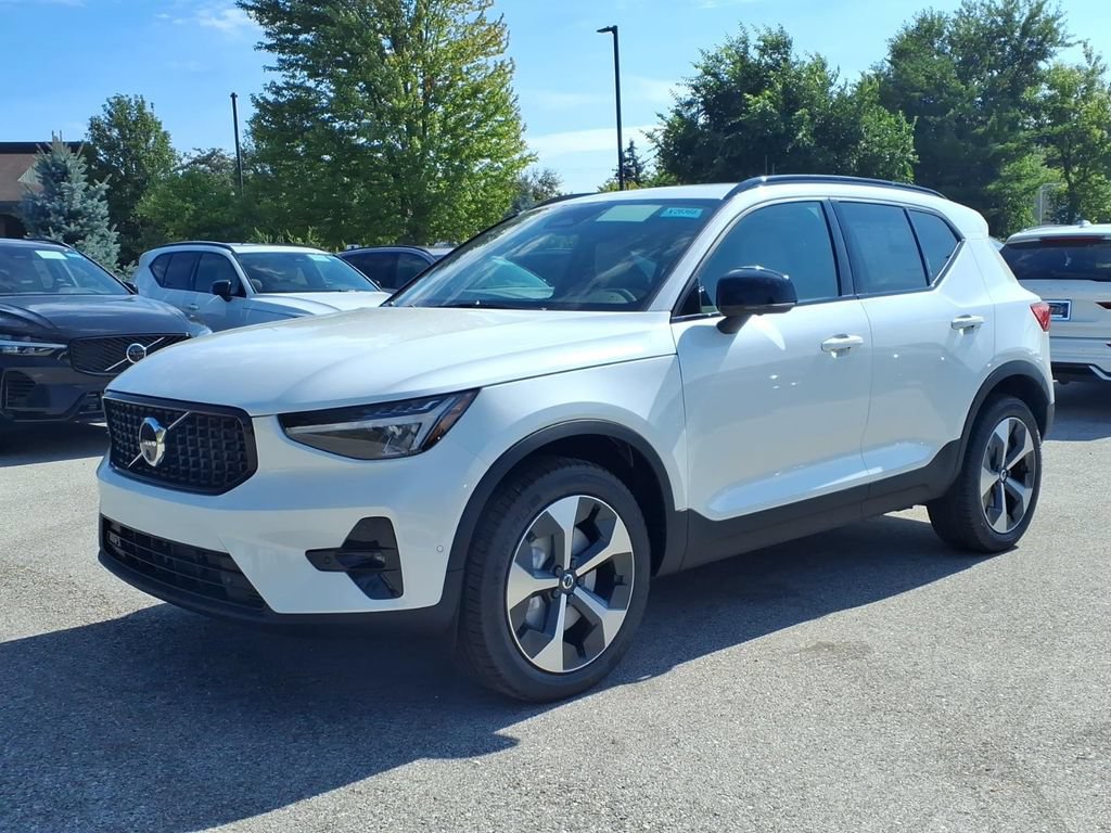New 2026 Volvo XC40 B5 Plus w/ Climate Package AWD/4WD image 1
