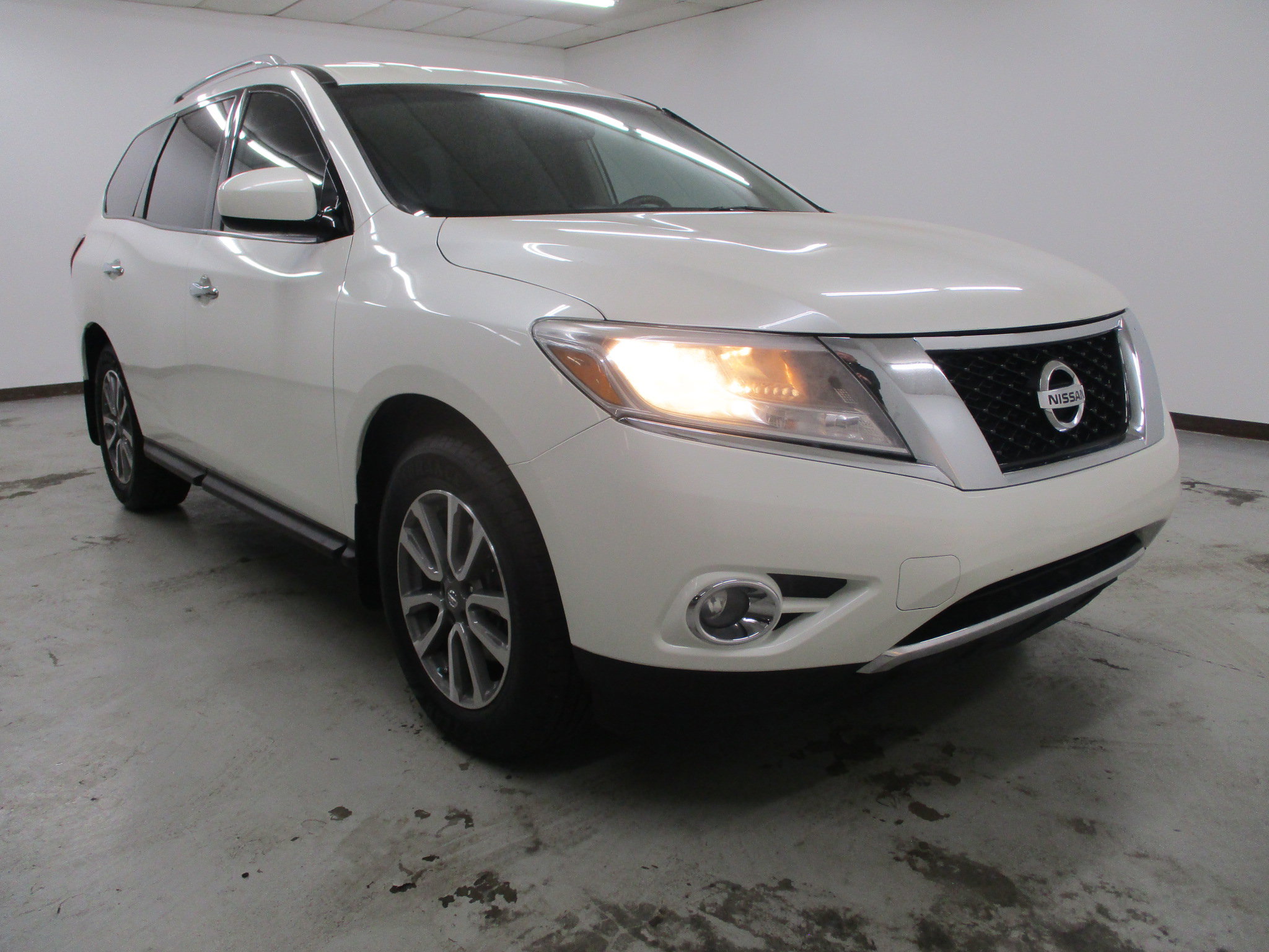 Used 2016 Nissan Pathfinder SV w/ SV Cold Weather Package