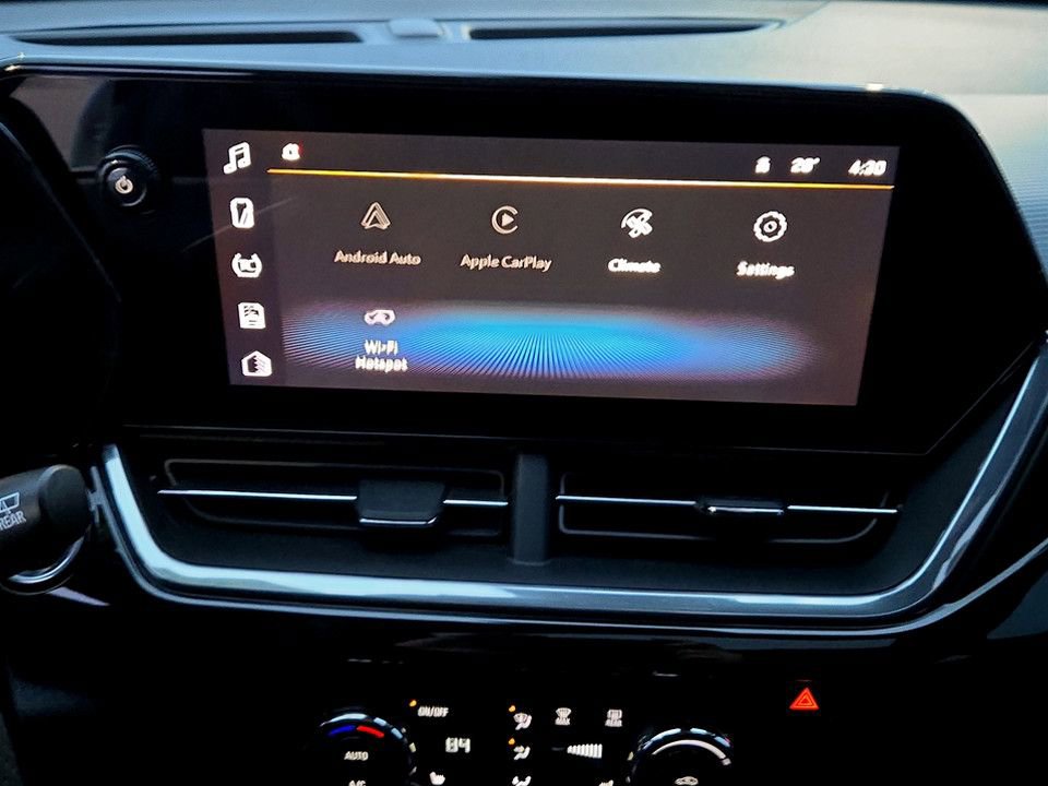 Used 2024 Chevrolet Trax RS w/ Sunroof Package image 25