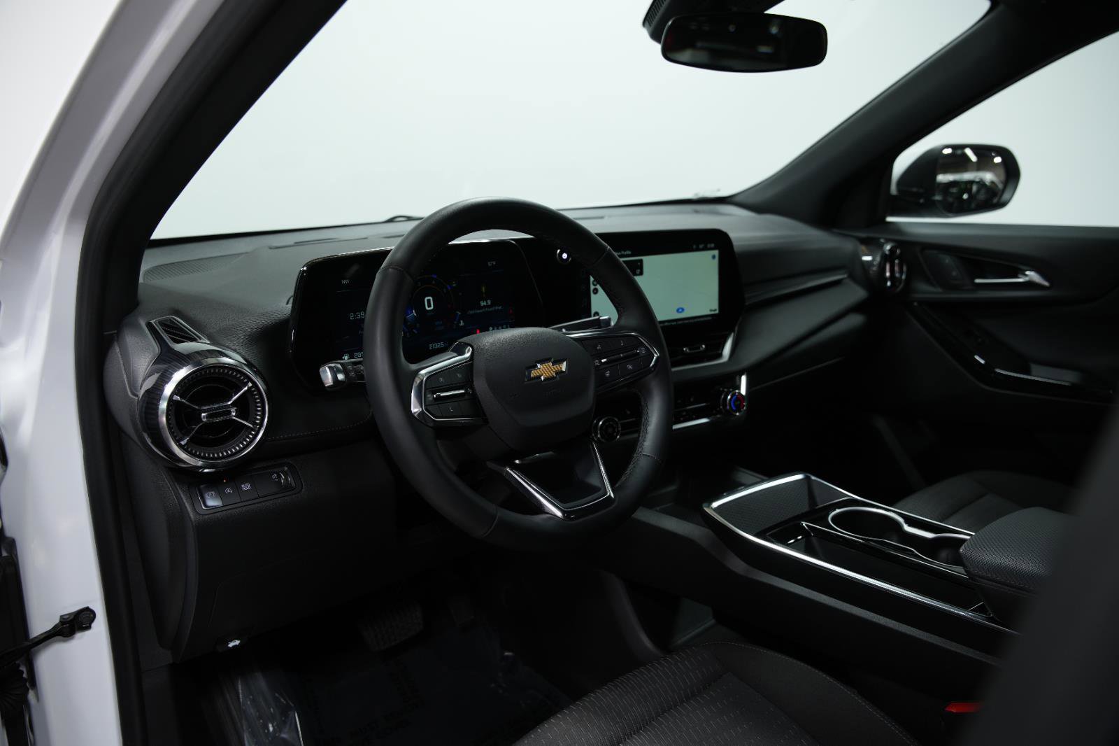 Used 2025 Chevrolet Equinox LT image 23