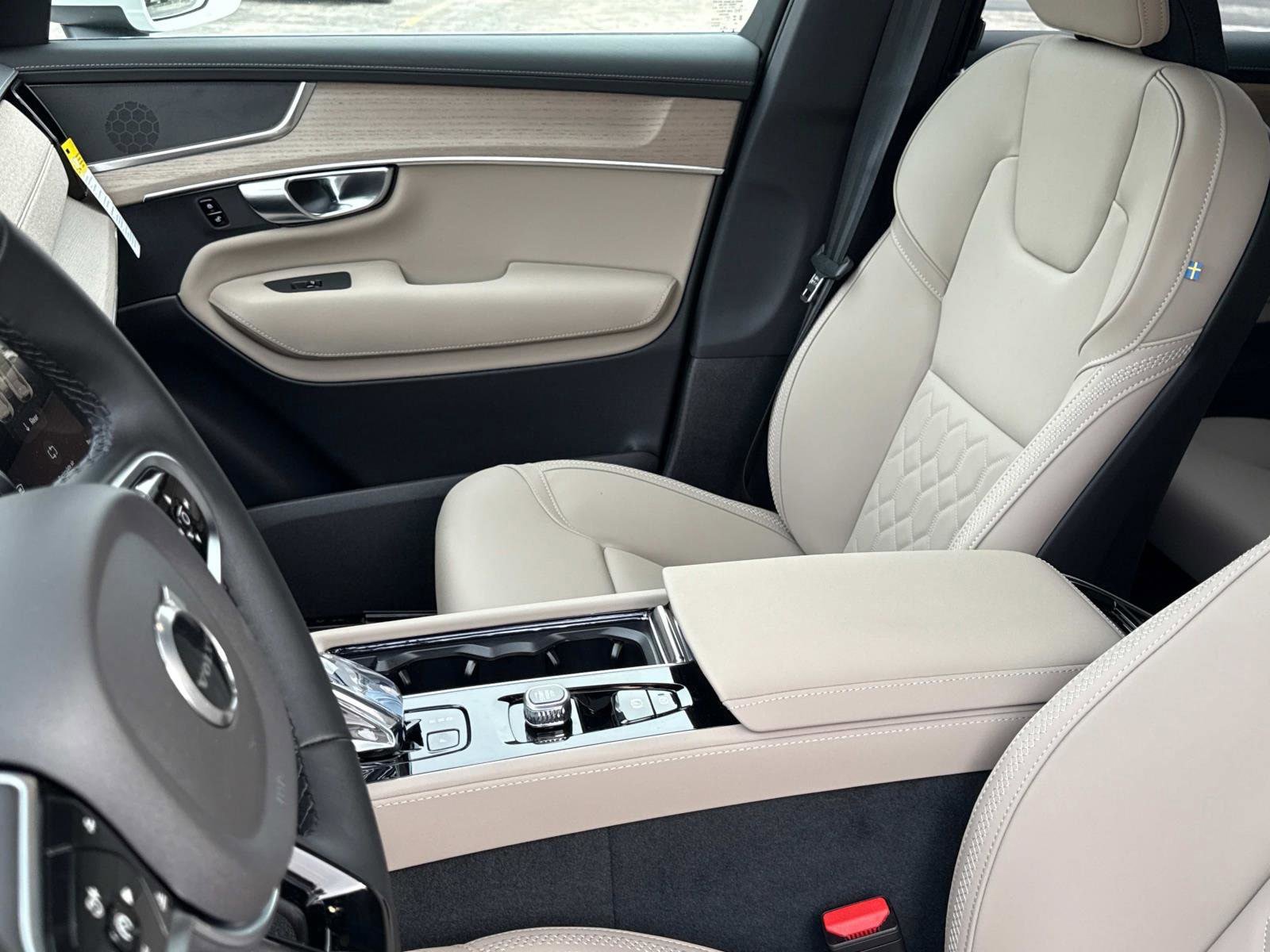 New 2026 Volvo XC90 B6 Plus w/ Protection Package AWD/4WD image 20