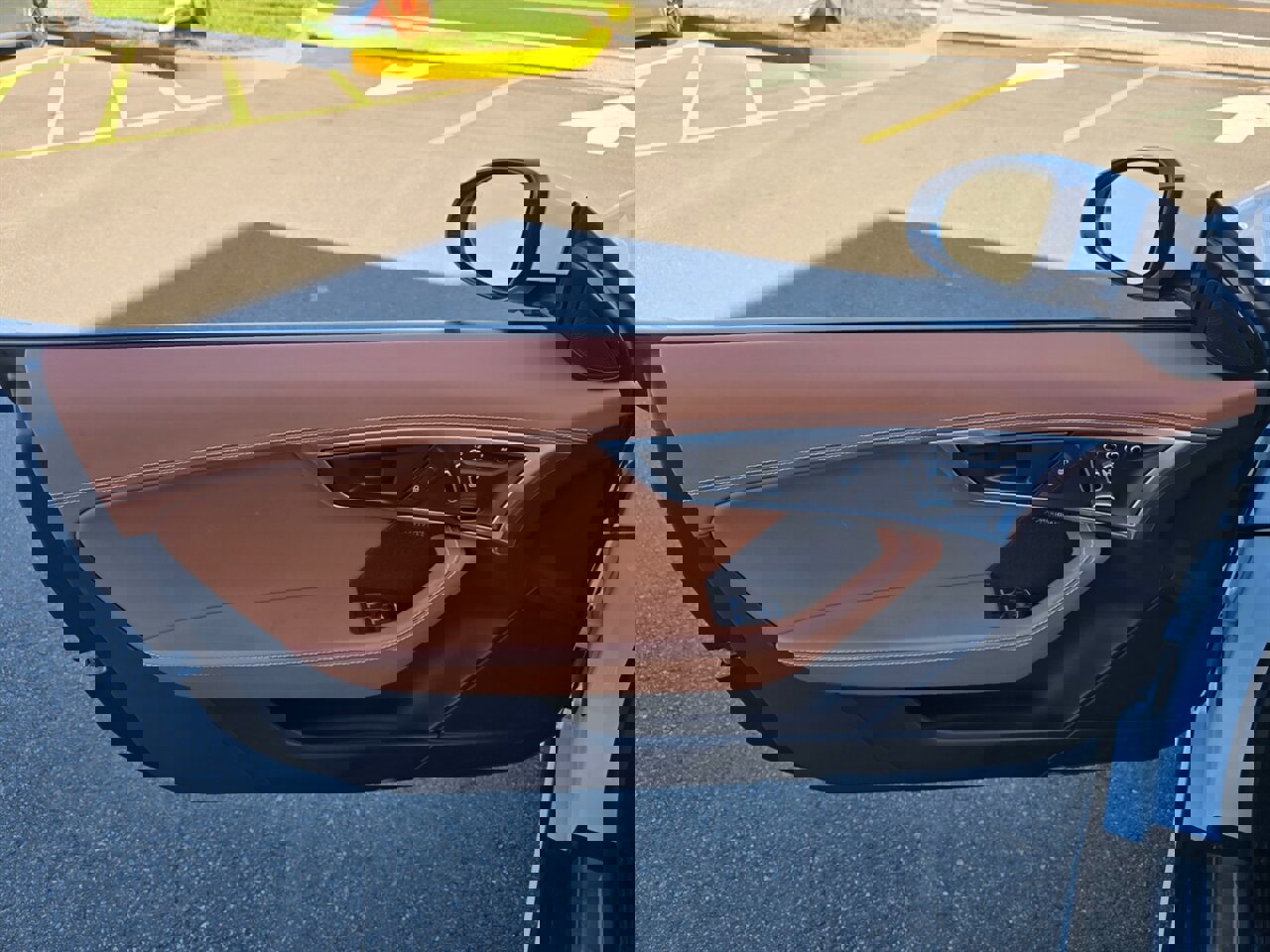 Used 2018 Jaguar F-TYPE R image 24