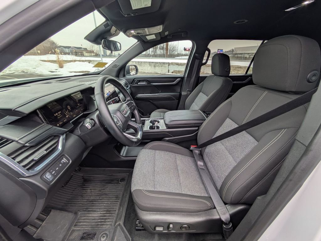 Used 2025 GMC Acadia Elevation w/ Black Edition image 10