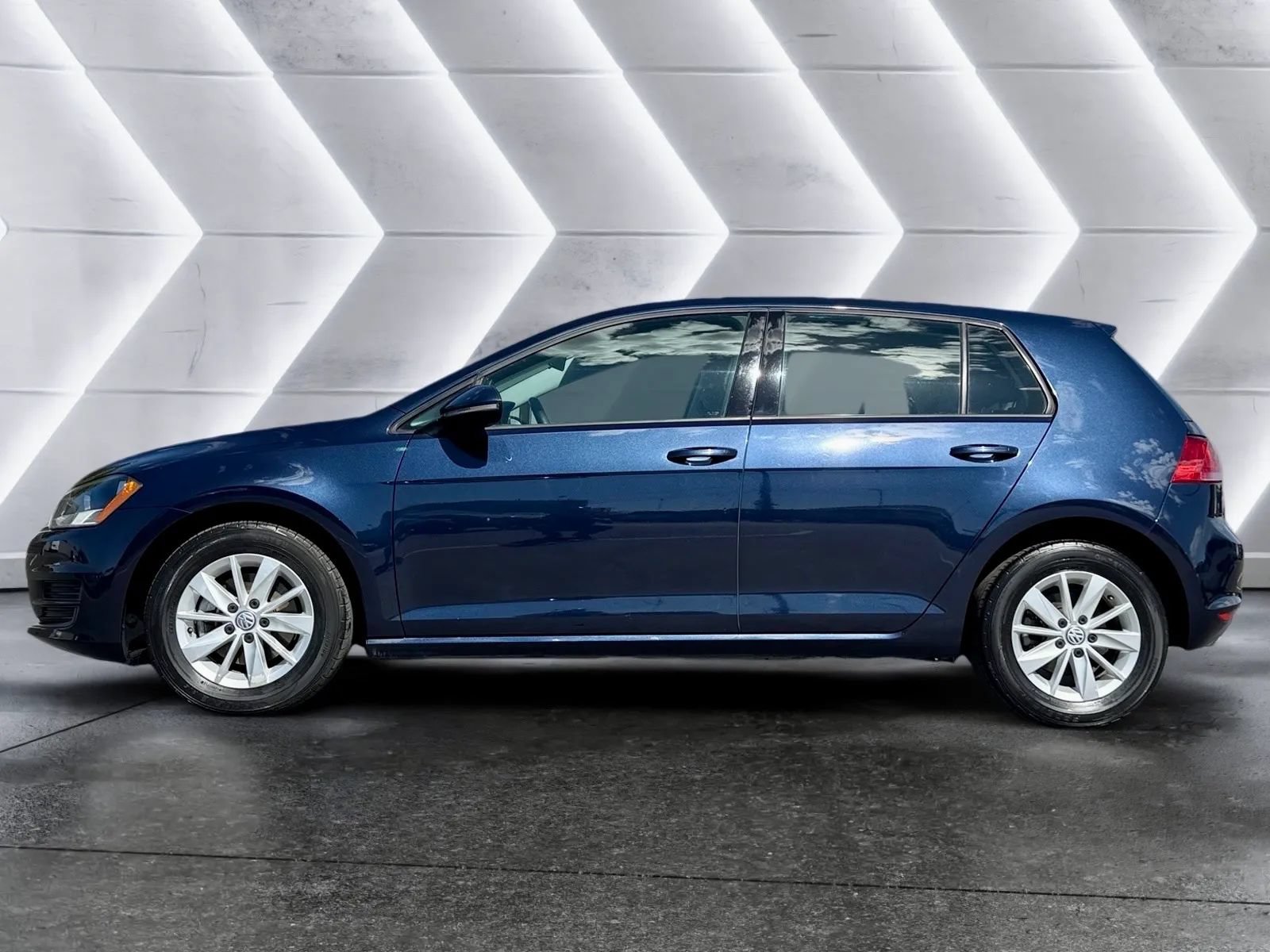 Used 2015 Volkswagen Golf SEL FWD image 5