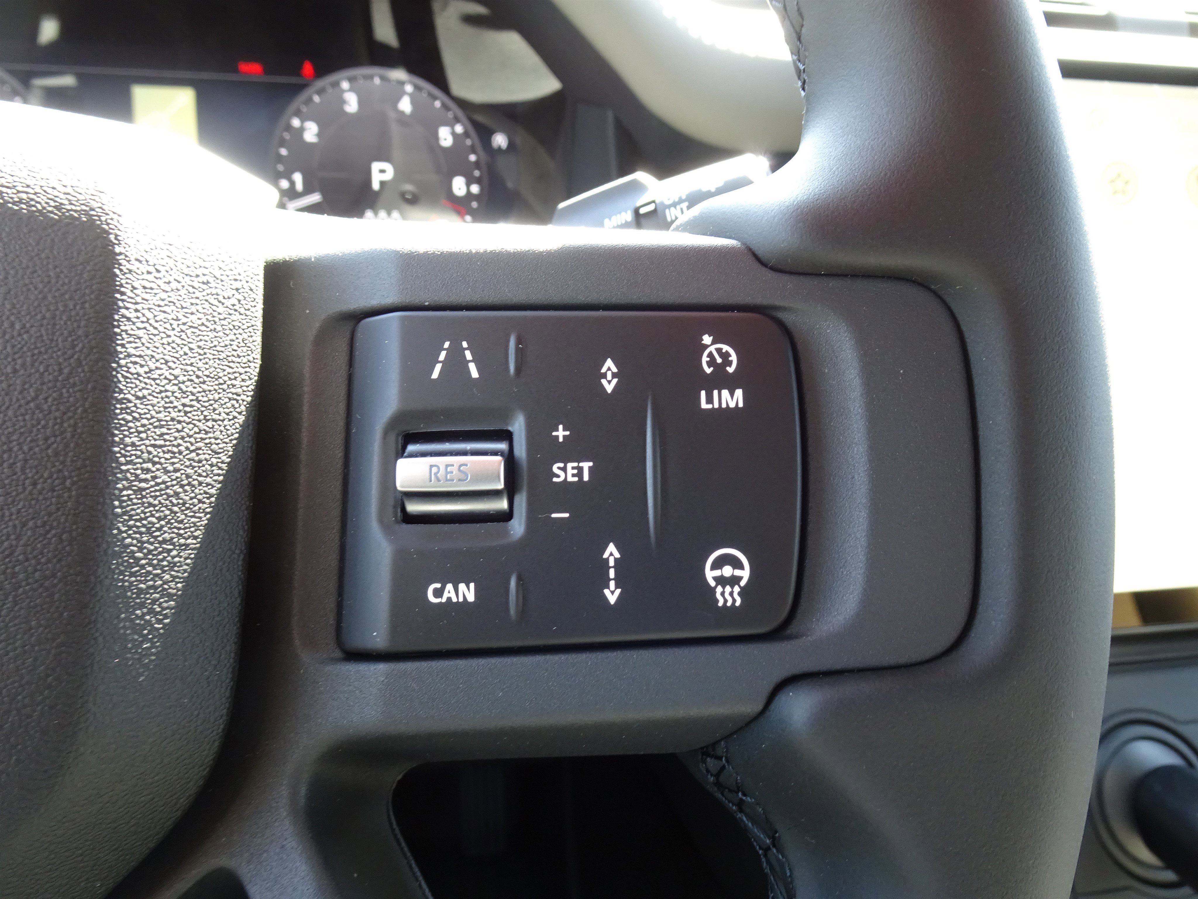 New 2026 Land Rover Defender 110 X-Dynamic SE AWD/4WD image 30