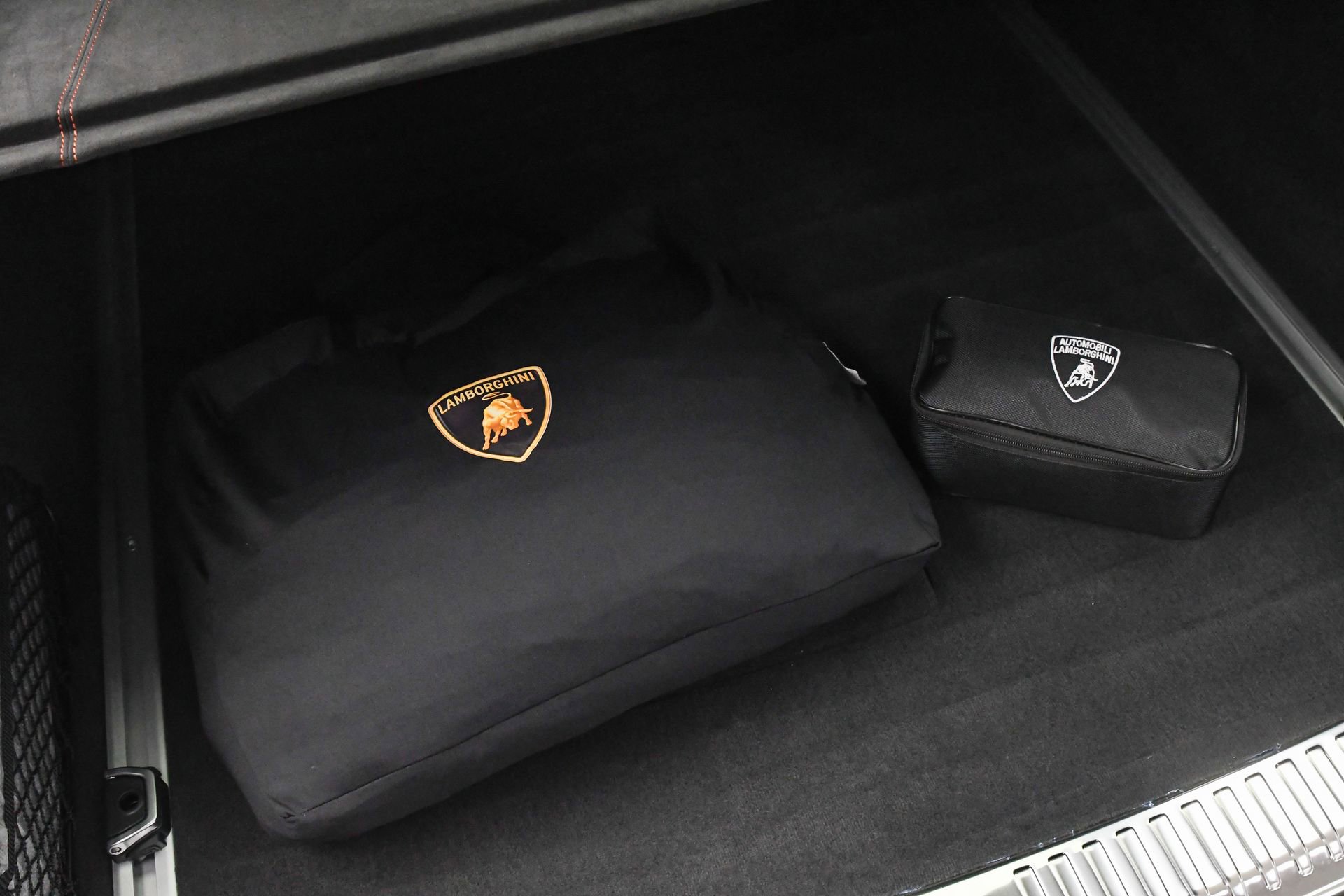 Used 2025 Lamborghini Urus SE image 9