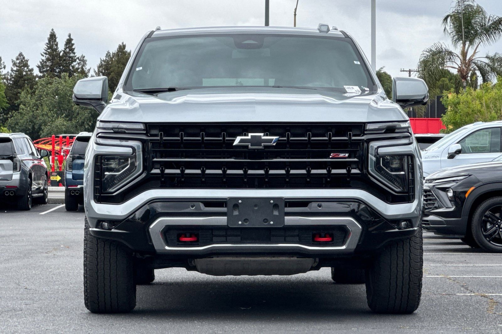 Used 2025 Chevrolet Suburban Z71 AWD/4WD image 10