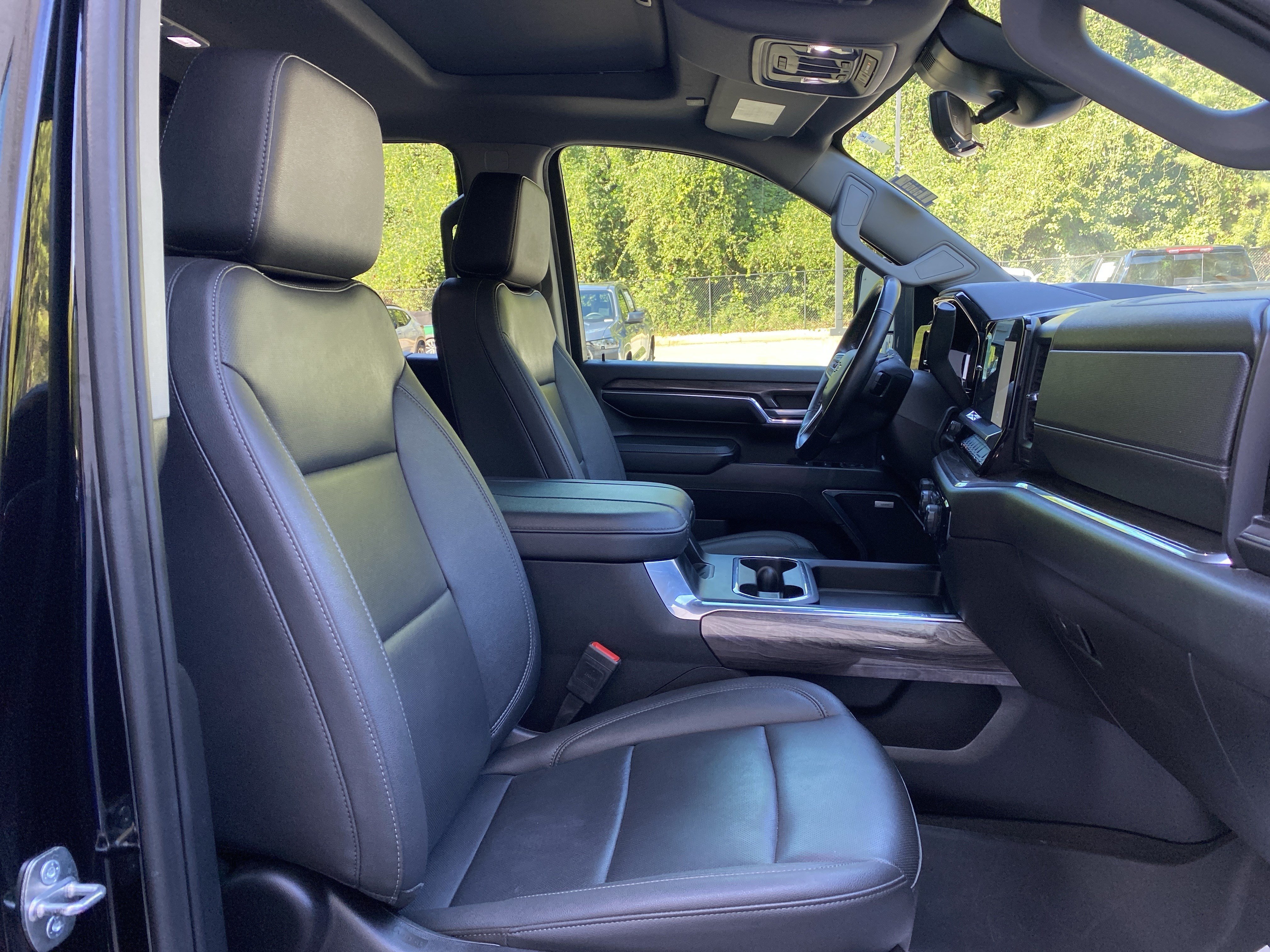 Used 2024 Chevrolet Silverado 2500 LTZ w/ LTZ Plus Package AWD/4WD image 39