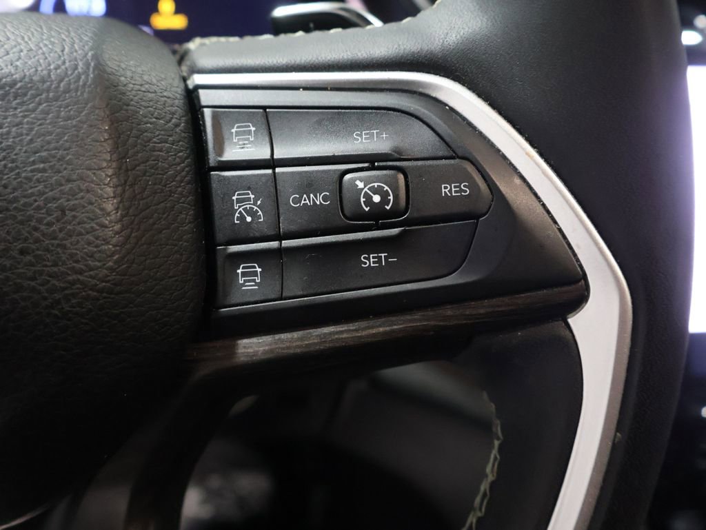 Used 2023 Jeep Grand Cherokee L Limited w/ Luxury Tech Group II image 41