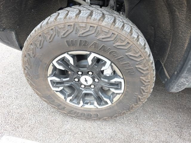 Used 2025 Chevrolet Silverado 1500 ZR2 image 15