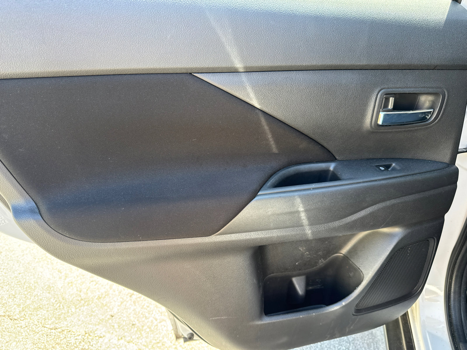 Used 2020 Mitsubishi Outlander ES image 22