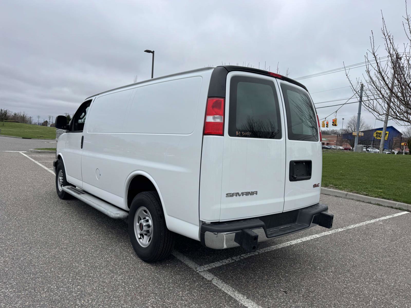 Used 2024 GMC Savana 2500 w/ Driver Convenience Package image 5