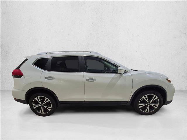 Used 2019 Nissan Rogue SV w/ Premium Package FWD image 4