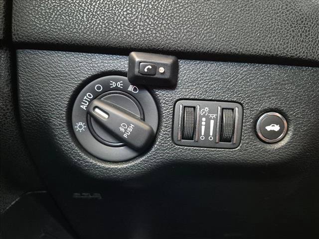 Used 2018 Dodge Charger R/T RWD image 30