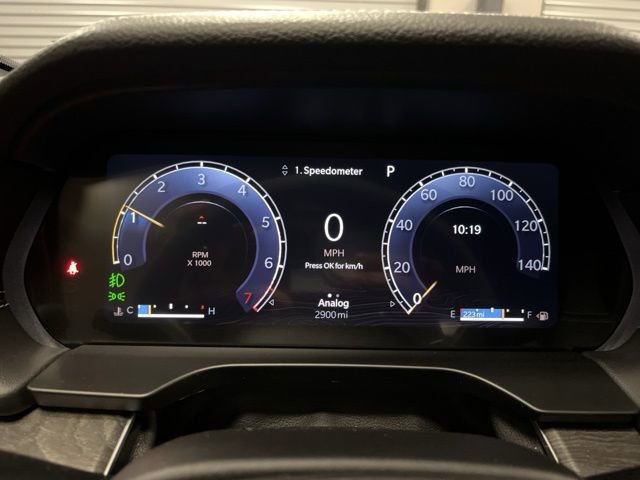 Used 2025 Jeep Grand Cherokee Limited w/ Luxury Tech Group II image 19