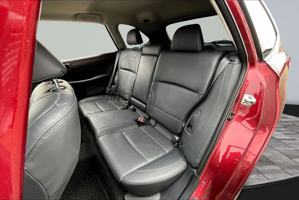 Used 2018 Subaru Outback 2.5i Limited w/ Popular Package #2 image 18