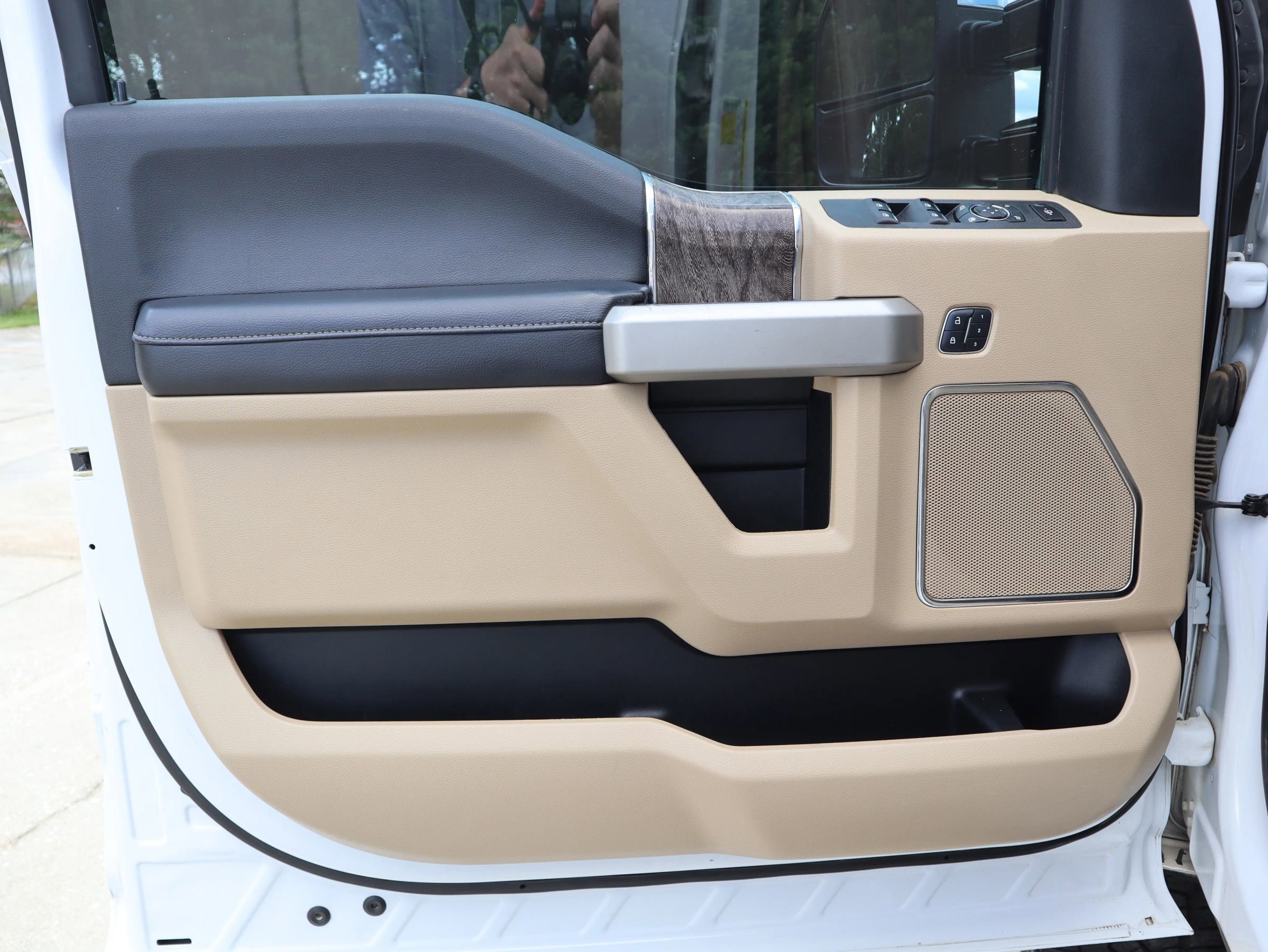 Used 2018 Ford F250 Lariat w/ Lariat Ultimate Package image 28