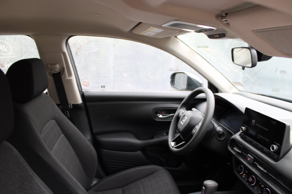 Used 2025 Honda HR-V LX image 19