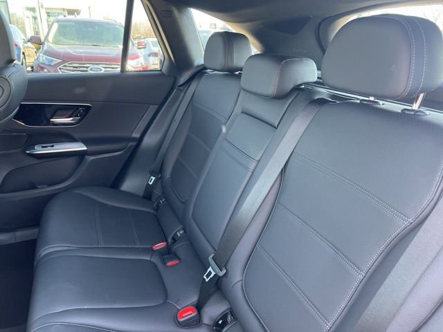 Used 2025 Mercedes-Benz GLC 300 4MATIC image 8