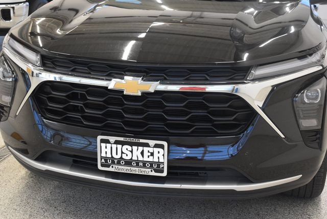 Used 2025 Chevrolet Trax LT FWD image 14