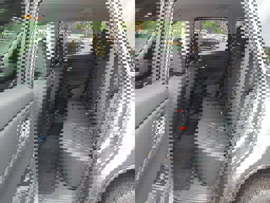 Used 2024 Nissan Rogue SL image 5