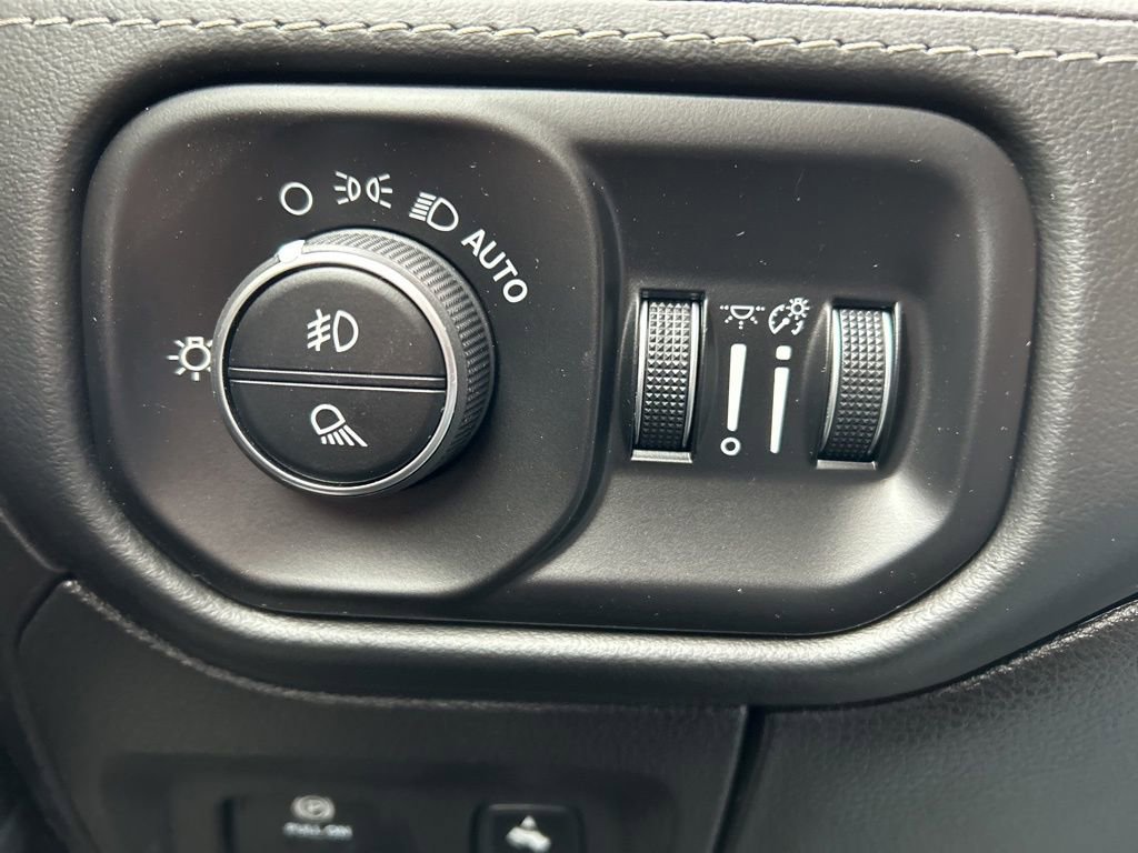 Used 2020 RAM 1500 Limited image 22