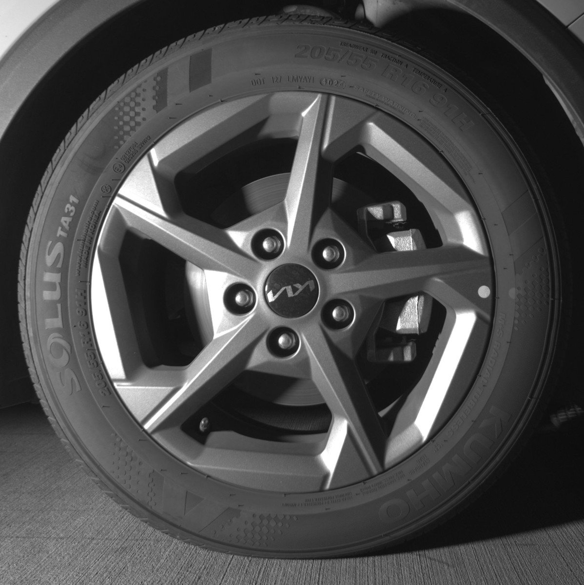 Used 2025 Kia K4 LXS image 13