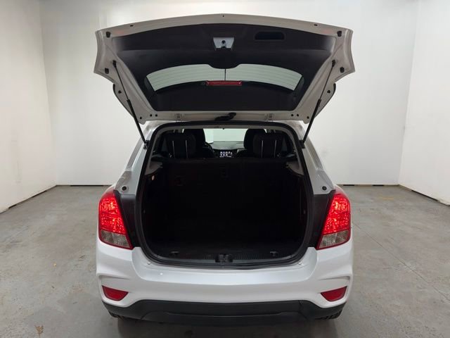 Used 2022 Chevrolet Trax LS w/ Tint and Cruise Package image 9