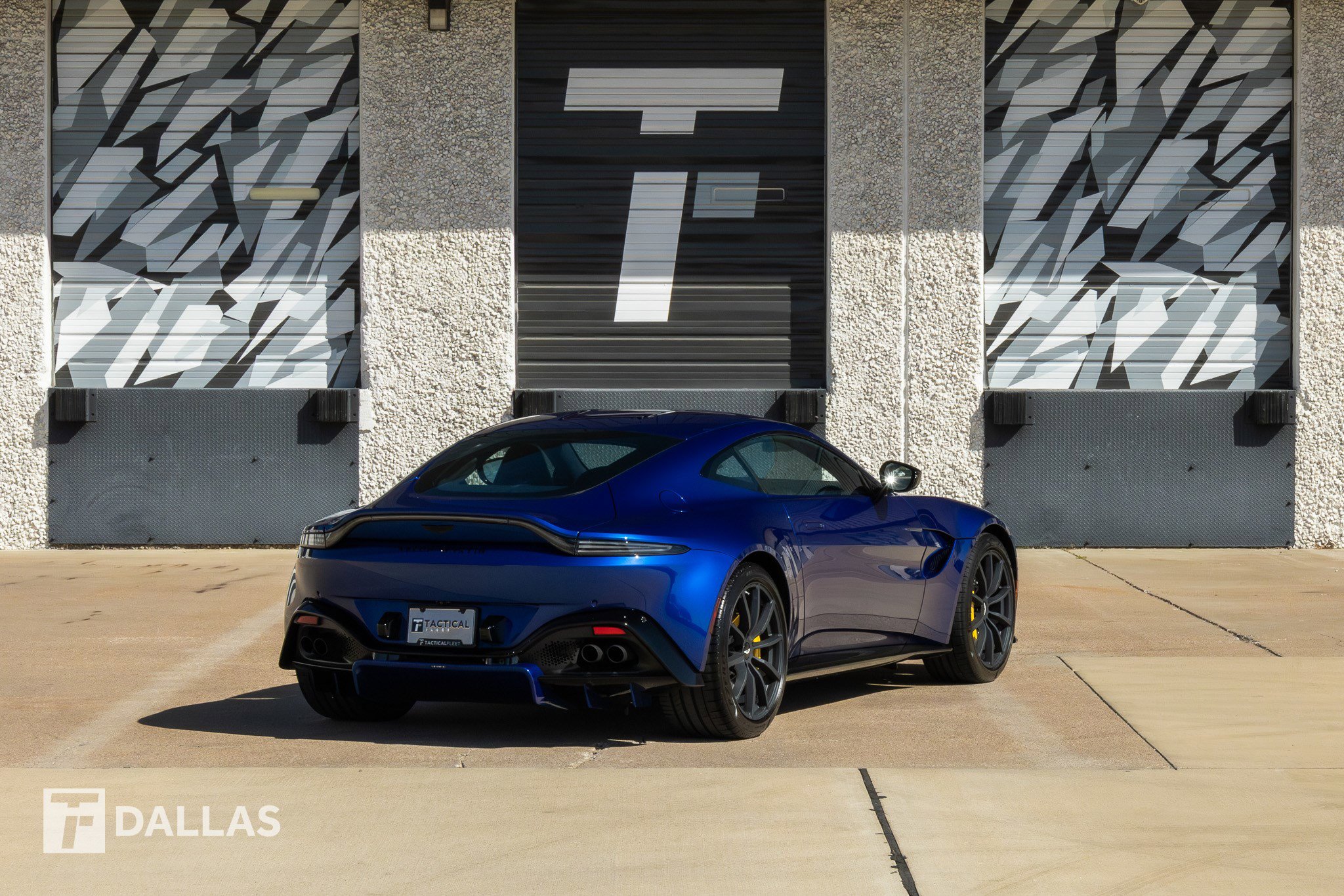 Used 2023 Aston Martin V8 Vantage Coupe image 15