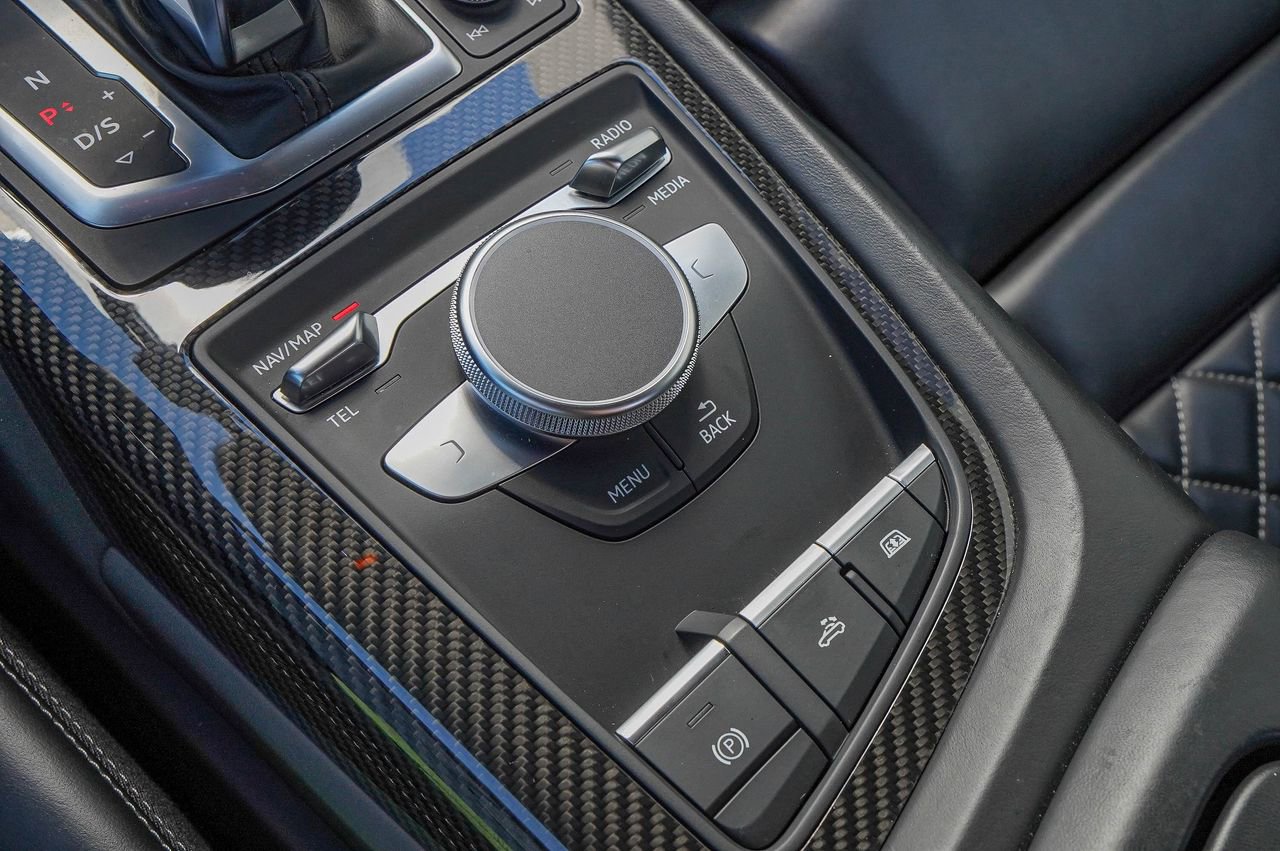 Used 2021 Audi R8 V10 w/ Premium Package image 35