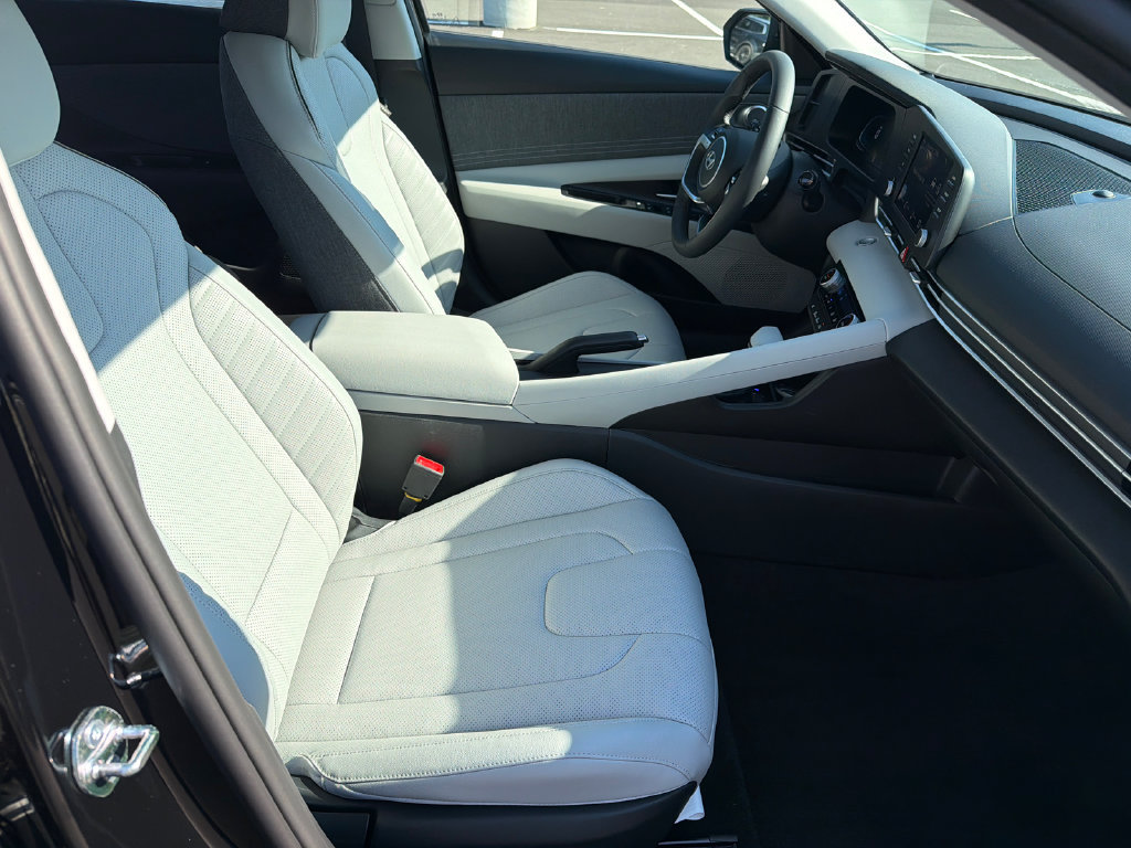 New 2026 Hyundai Elantra SEL Sport FWD image 14